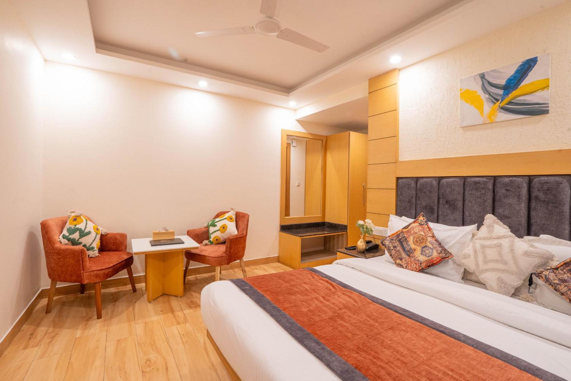 Super Hotel By Perfectstayz Mall Road Мусори Екстериор снимка